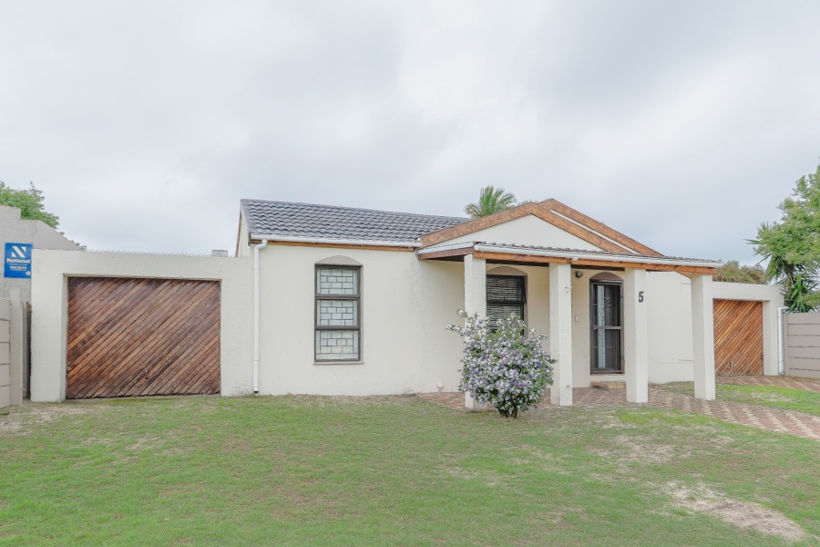 3 Bedroom Property for Sale in Highbury Western Cape